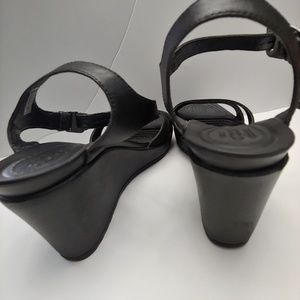 Crocs size 8 wedges